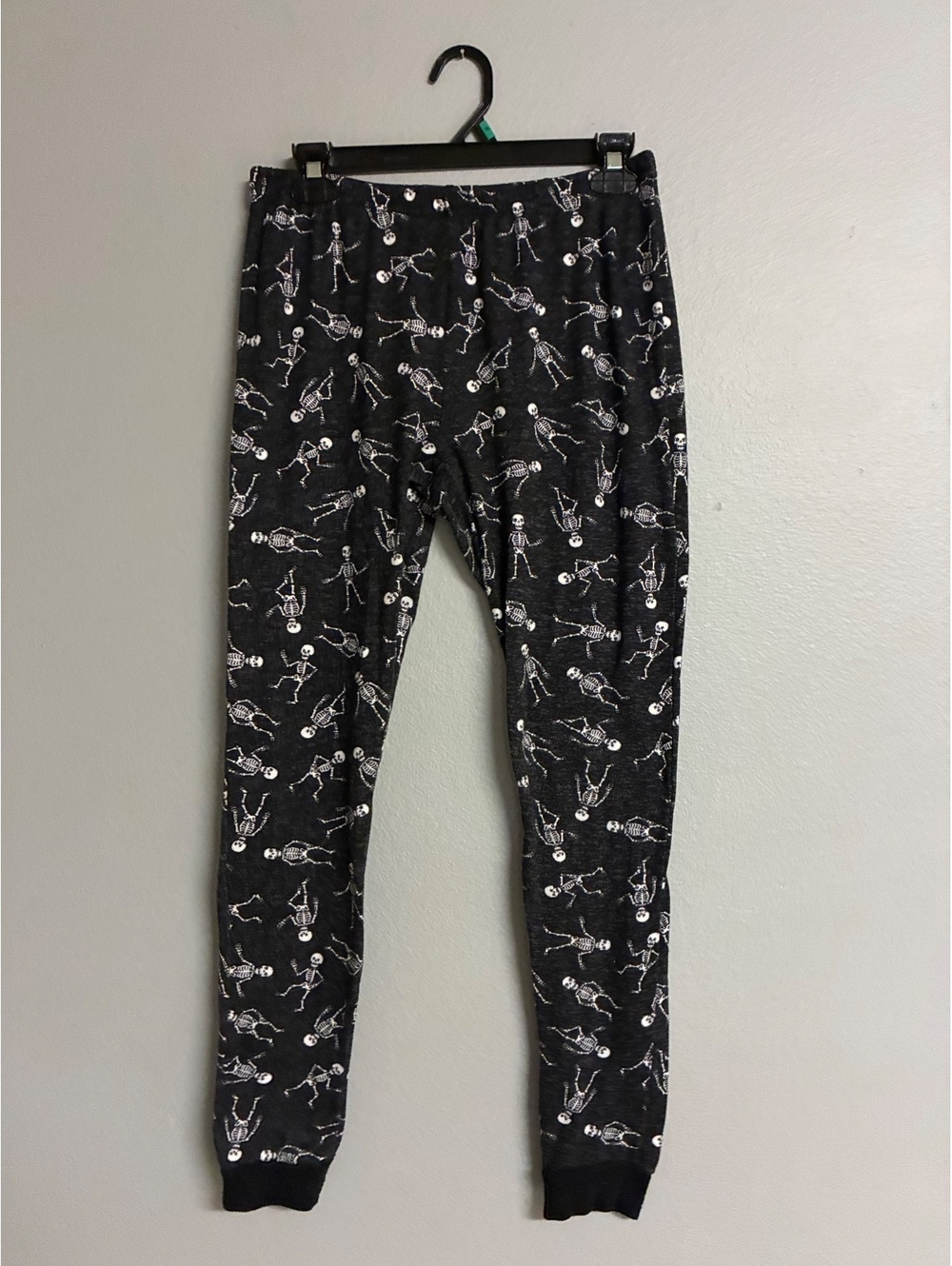 2 Pairs of Halloween joggers sz medium